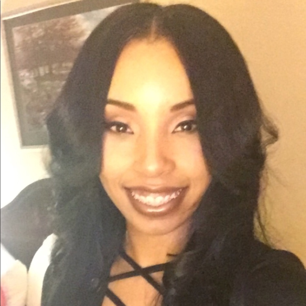 Meet your Posher, Aurielle